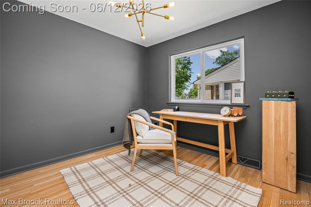 1918 Massoit Road Royal Oak, MI 48073 - Photo 14 of 36