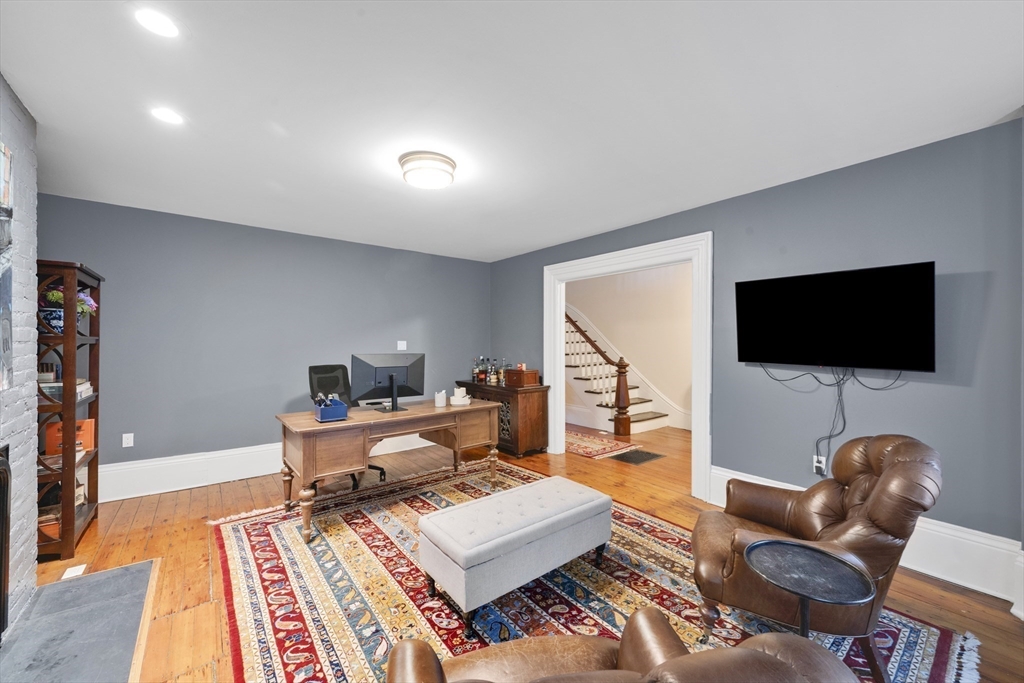27 Mattoon Street Springfield, MA 01105 - Photo 3 of 37