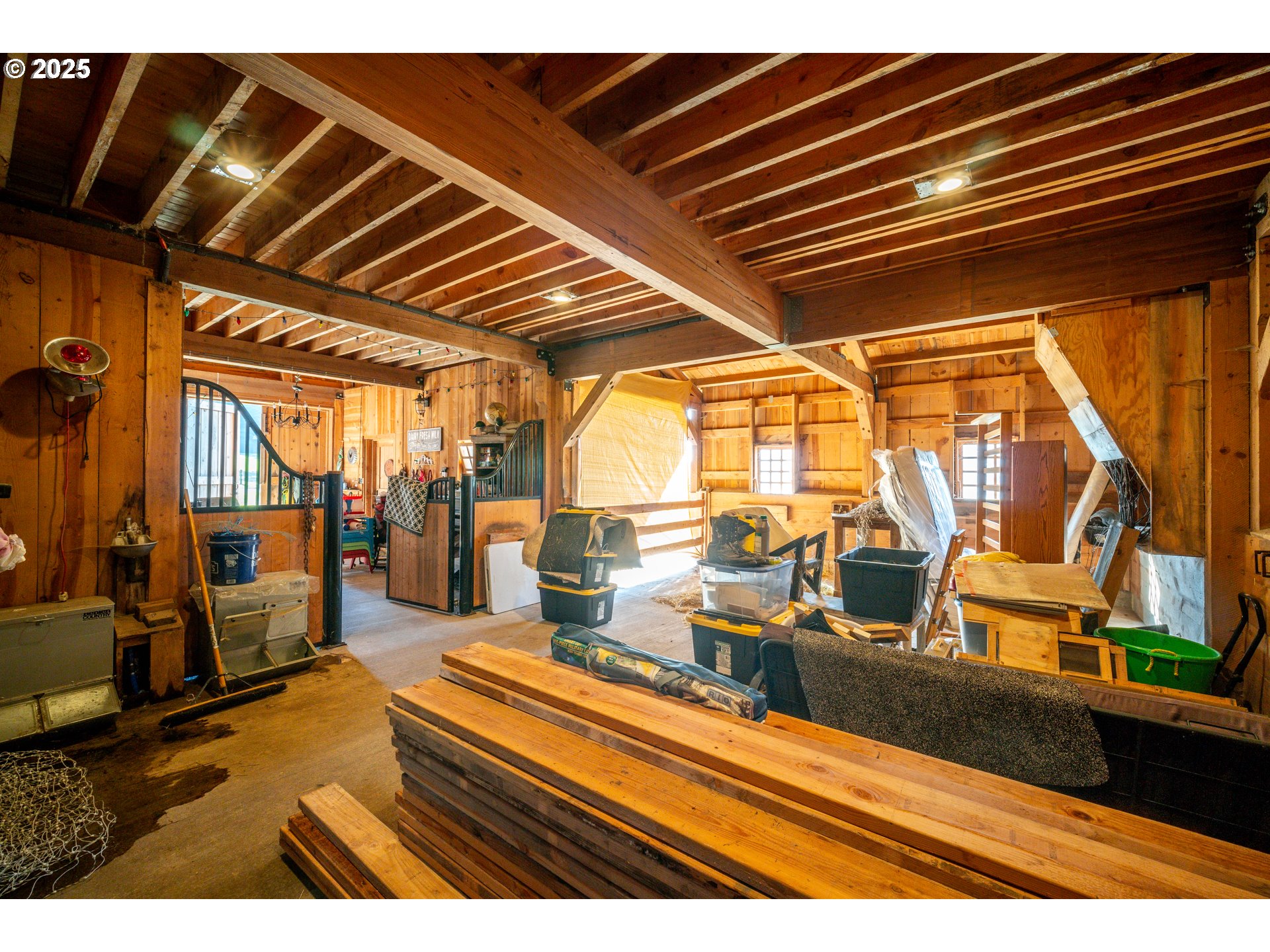 13505 Northeast Grantham Road La Center, WA 98629 - Photo 25 of 29 a living room with furniture