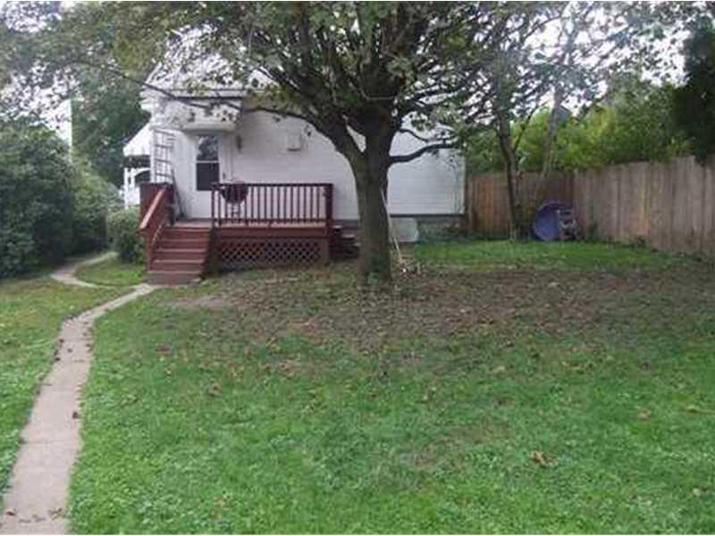 303 3rd Street Butler, PA 16001 - Photo 4 of 14 Yard/Garden.