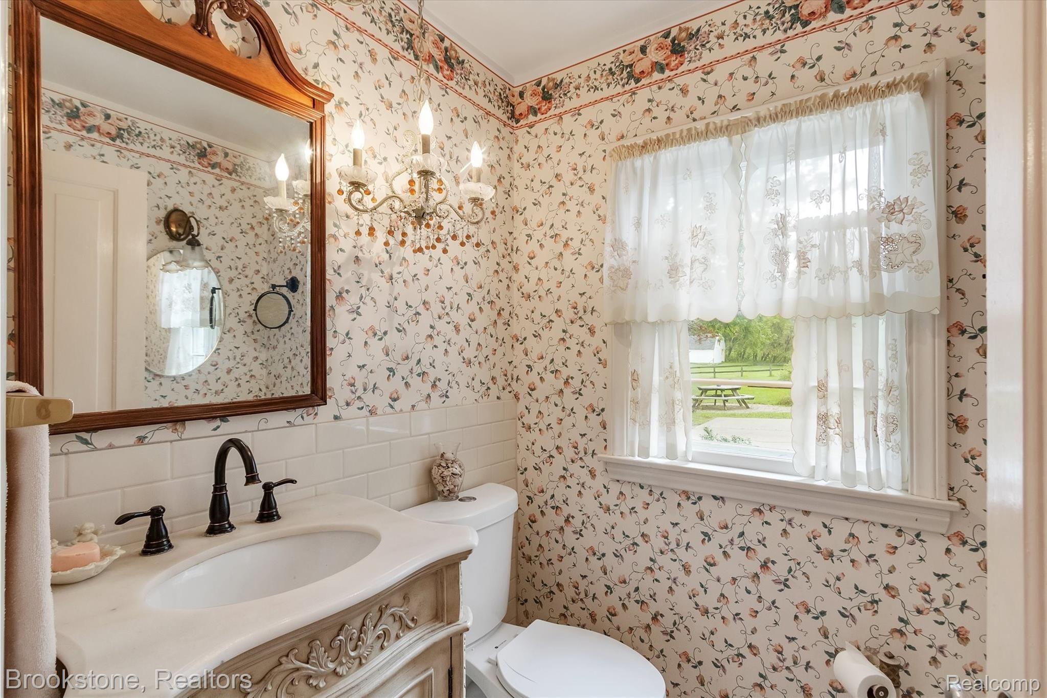 885 East Romeo Road Leonard, MI 48367 - Photo 19 of 60 19--WindowStill-Real-Estate-Photography-19.jpg