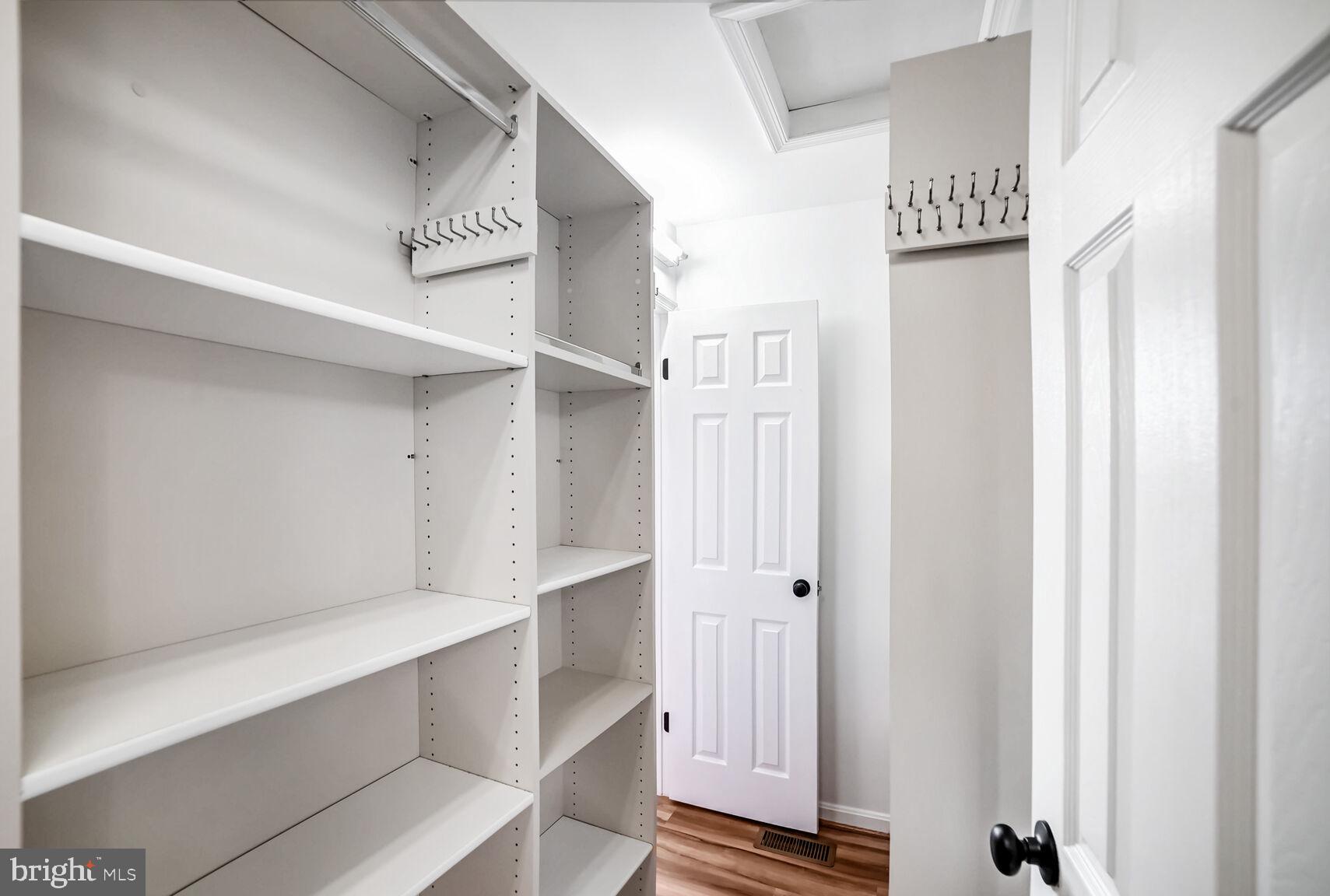 6108 Hunt Club Road Elkridge, MD 21075 - Photo 14 of 30 Primary closet