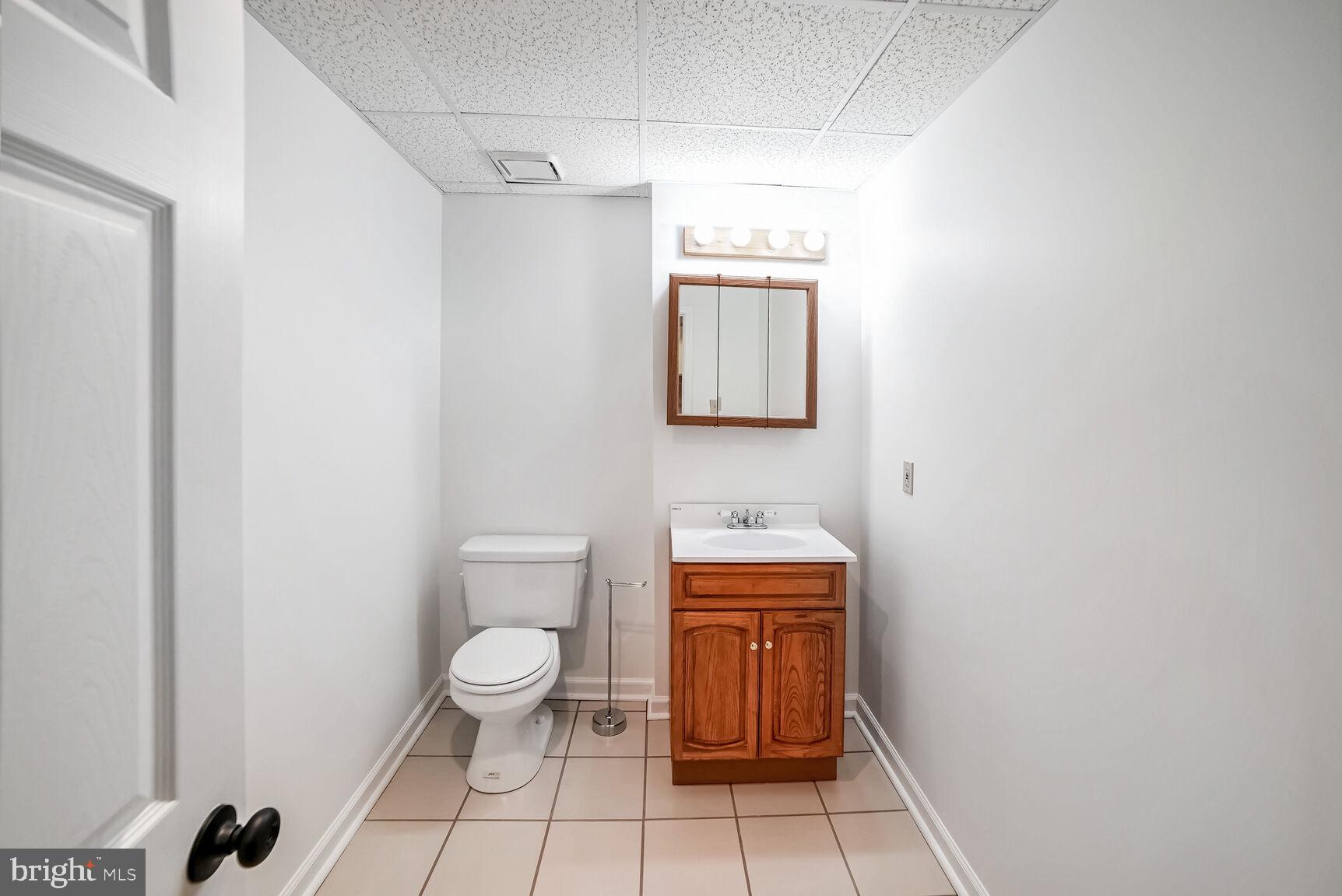6108 Hunt Club Road Elkridge, MD 21075 - Photo 27 of 30 Bathroom 3 - half bath