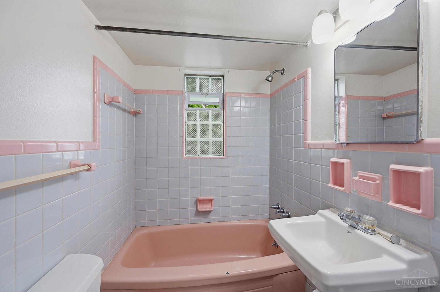 6469 Montgomery Road, Unit 11 Cincinnati, OH 45213 - Photo 7 of 8