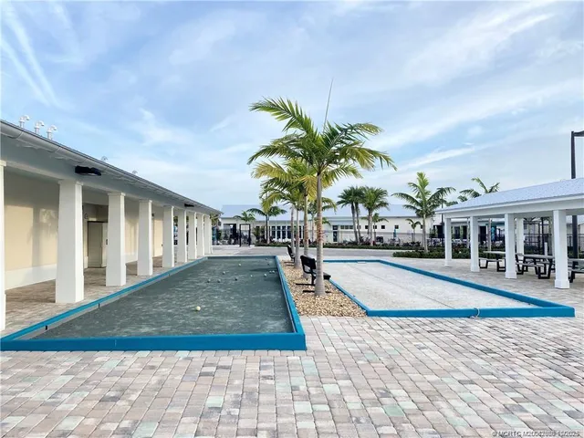 $2,275 | 219 Northeast Sunrise Jensen Beach, Jensen Beach, FL 34957