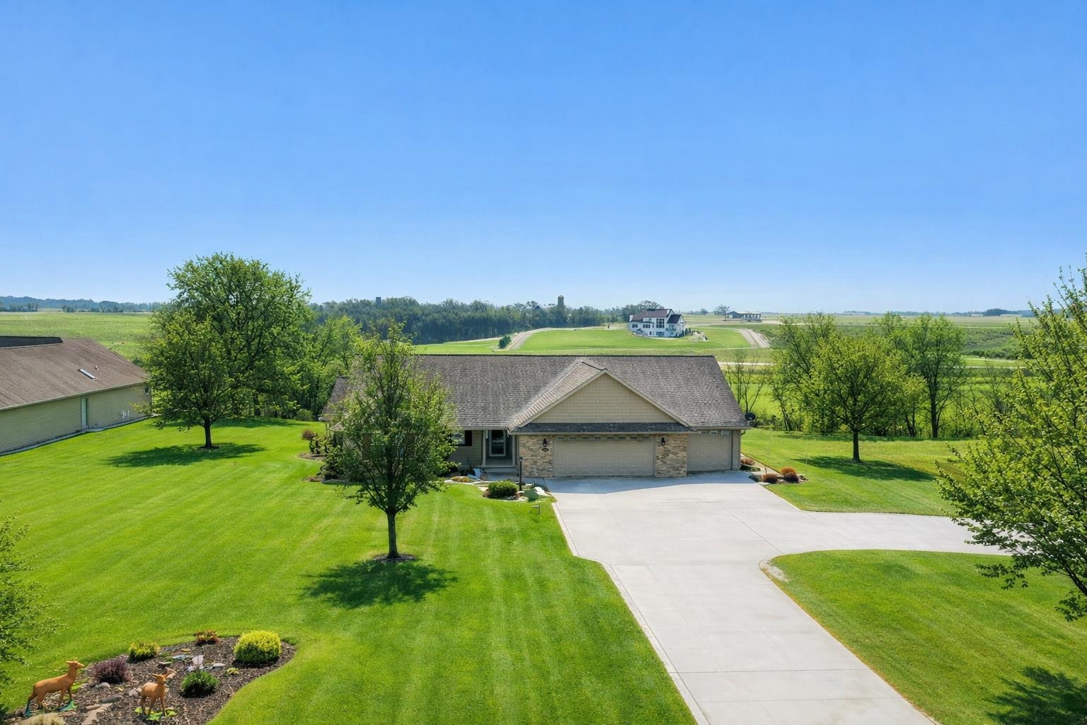 4207 Lost Dauphin Road Wrightstown, WI 54180 - Photo 3 of 42