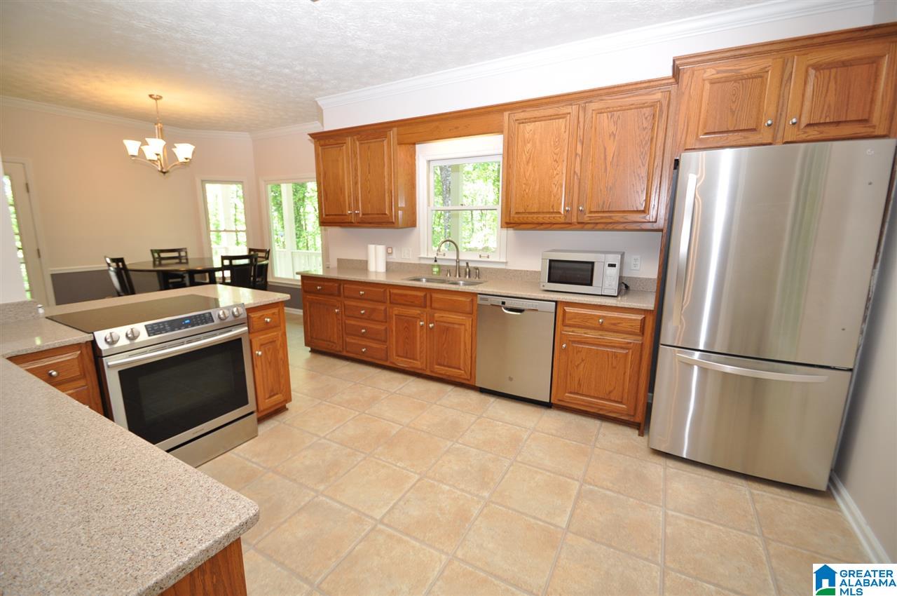 209 Chestnut Circle Alabaster, AL 35007 - Photo 4 of 13