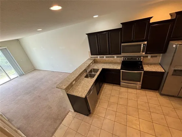 $2,000 | 4912 White Sanderling Court, Tampa, FL 33619