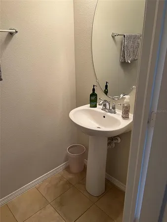 $2,000 | 4912 White Sanderling Court, Tampa, FL 33619