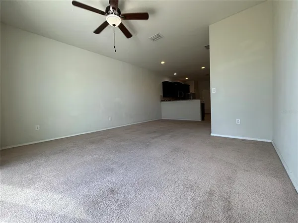 $2,000 | 4912 White Sanderling Court, Tampa, FL 33619