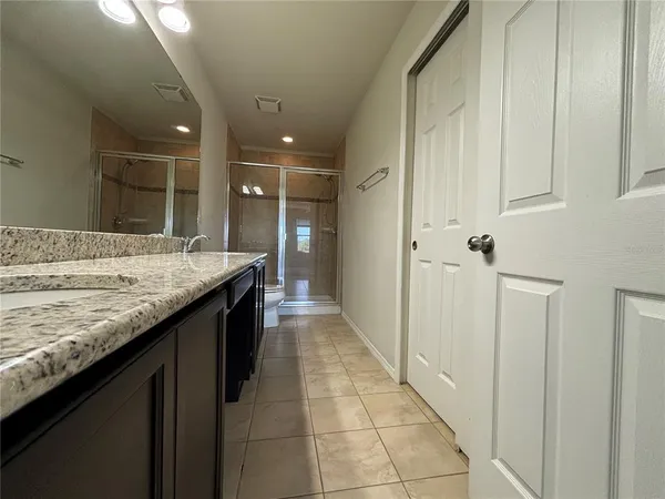 $2,000 | 4912 White Sanderling Court, Tampa, FL 33619