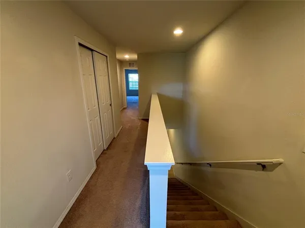 $2,000 | 4912 White Sanderling Court, Tampa, FL 33619