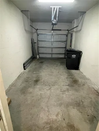 $2,000 | 4912 White Sanderling Court, Tampa, FL 33619