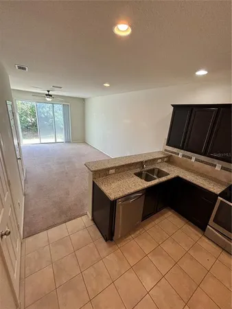 $2,000 | 4912 White Sanderling Court, Tampa, FL 33619
