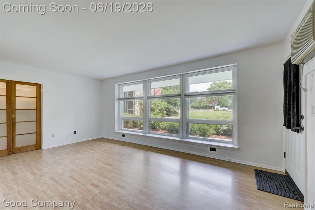4345 Crooks Road, Unit 4 Royal Oak, MI 48073 - Photo 4 of 35