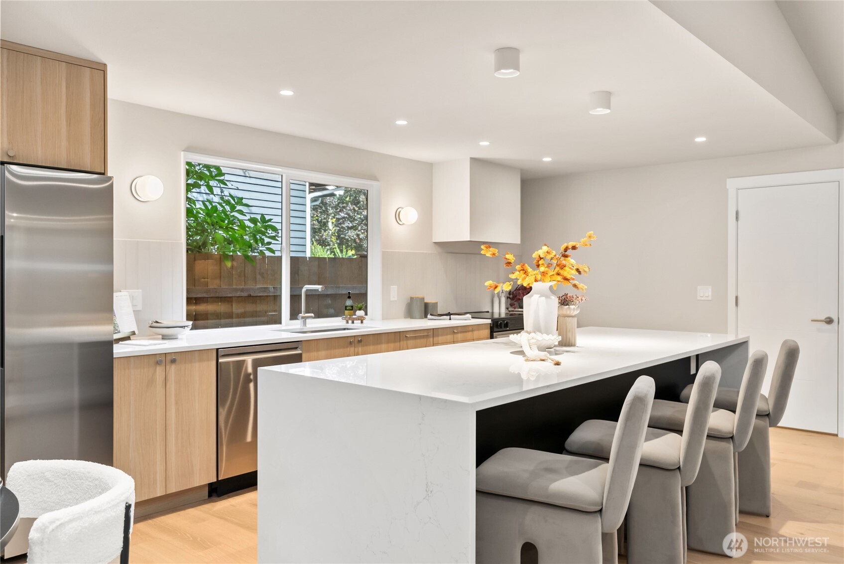 15203 111th Avenue Northeast Bothell, WA 98011 - Photo 12 of 37