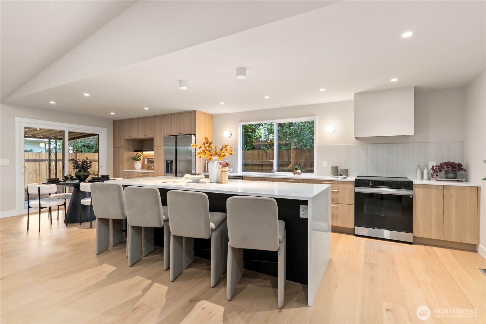 15203 111th Avenue Northeast Bothell, WA 98011 - Photo 10 of 37