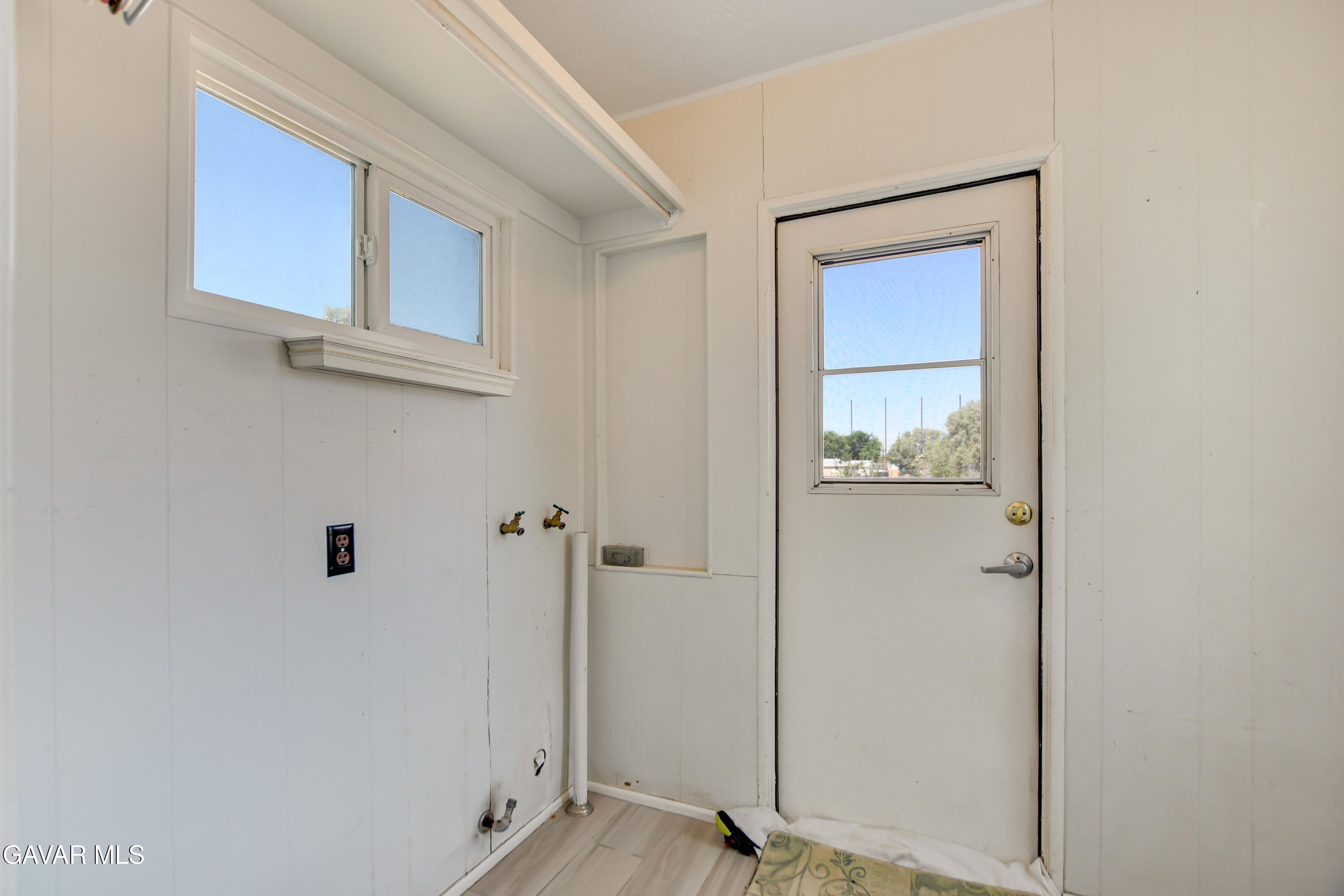 43517 7th Street East Lancaster, CA 93535 - Photo 14 of 47 a bathroom with a shower