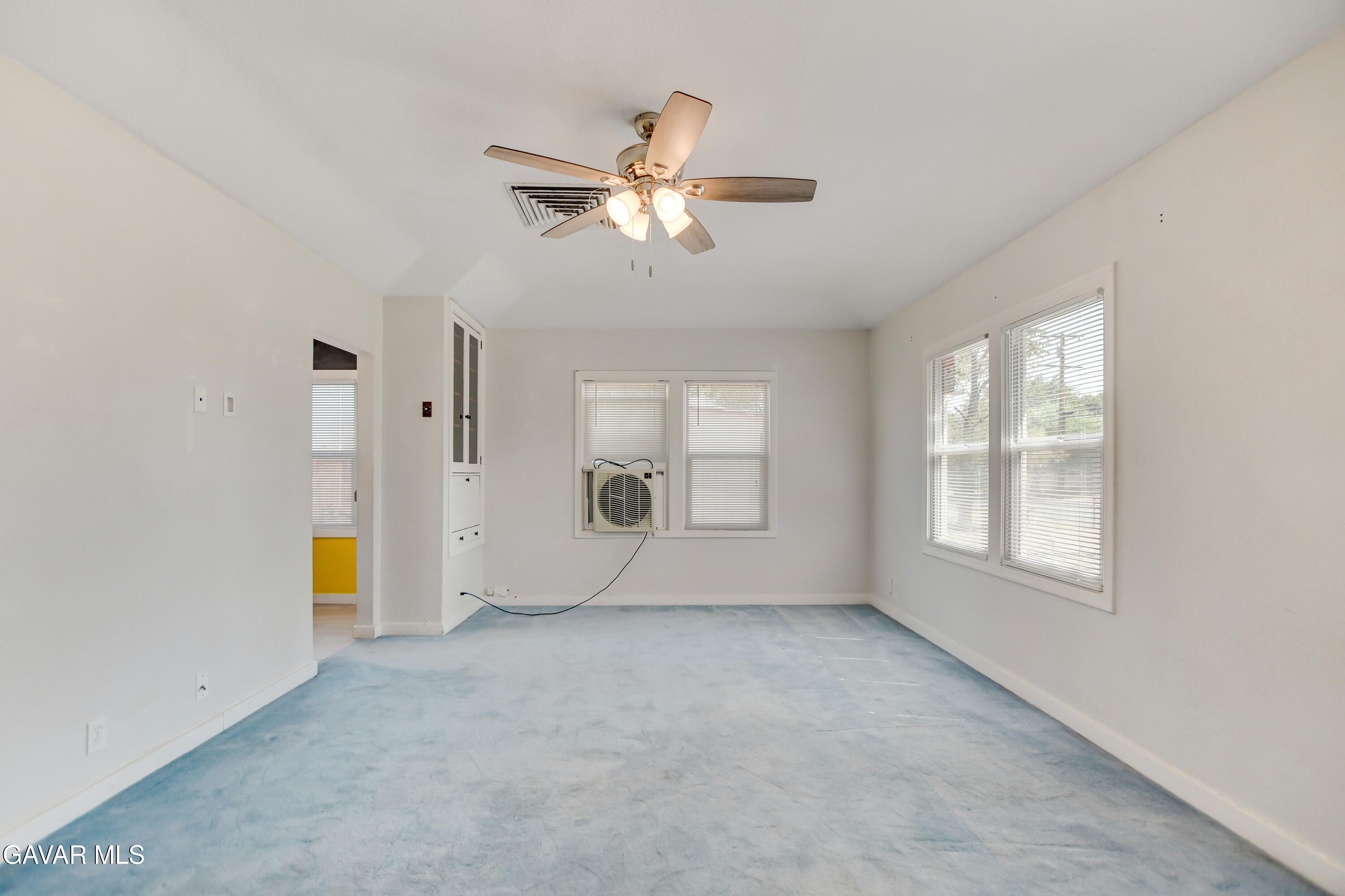 43517 7th Street East Lancaster, CA 93535 - Photo 6 of 47 a view of empty room with window