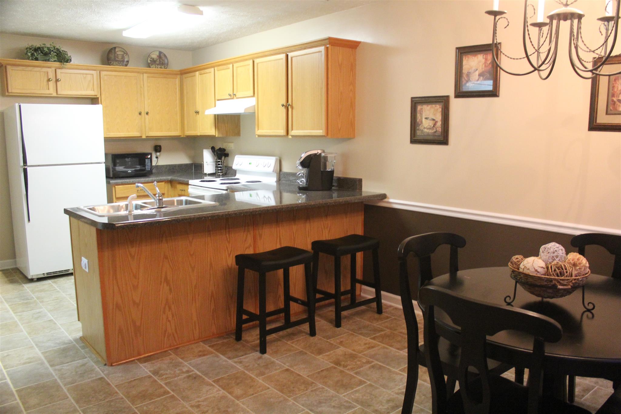 1638 Sulphur Springs Road Murfreesboro, TN 37129 - Photo 8 of 13 Spacious eat in kitchen!
