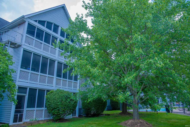 $185,000 | 1376 South College Mall Road, Bloomington, IN 47401