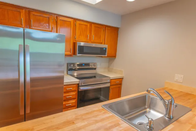 $185,000 | 1376 South College Mall Road, Bloomington, IN 47401