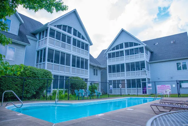 $185,000 | 1376 South College Mall Road, Bloomington, IN 47401