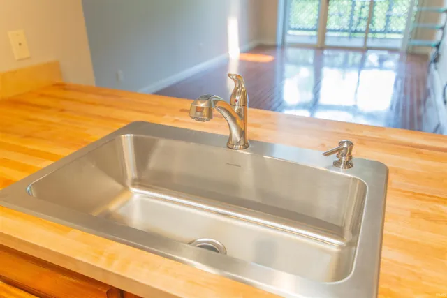 $185,000 | 1376 South College Mall Road, Bloomington, IN 47401