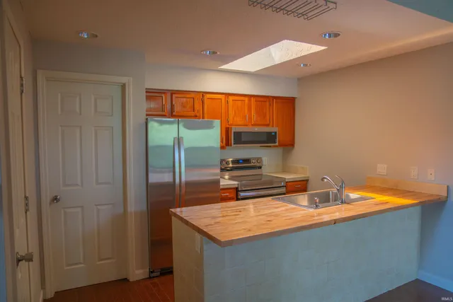 $185,000 | 1376 South College Mall Road, Bloomington, IN 47401