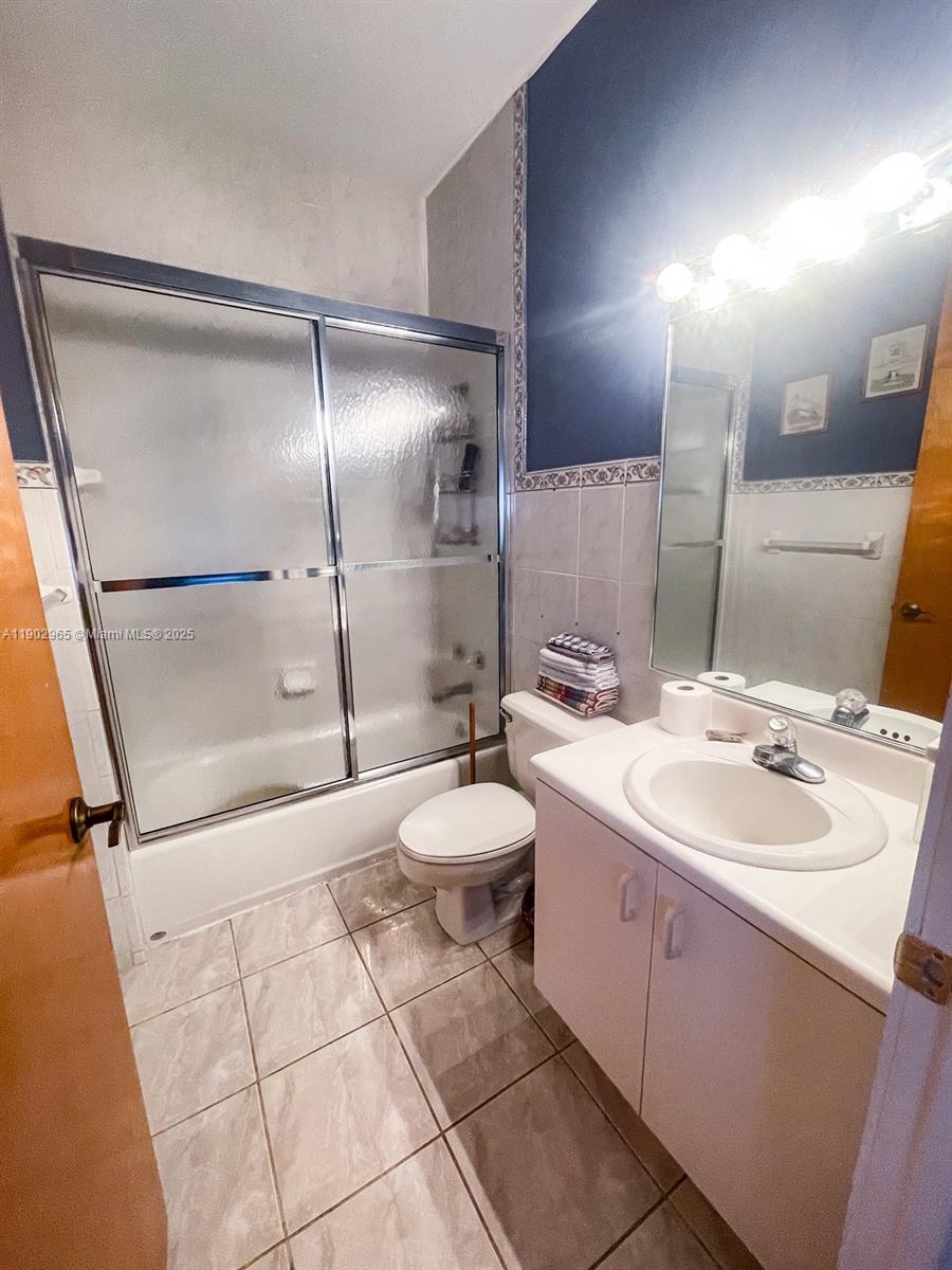 9008 Collins Avenue, Unit 402 Surfside, FL 33154 - Photo 37 of 65