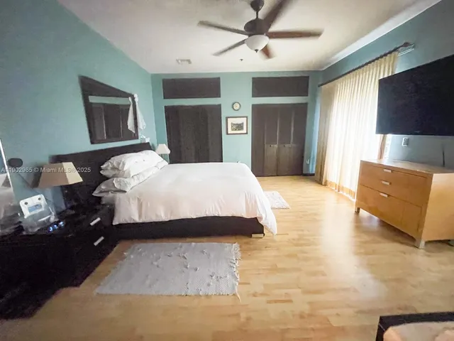 $1,100,000 | 9008 Collins Avenue, Unit 402, Surfside, FL 33154