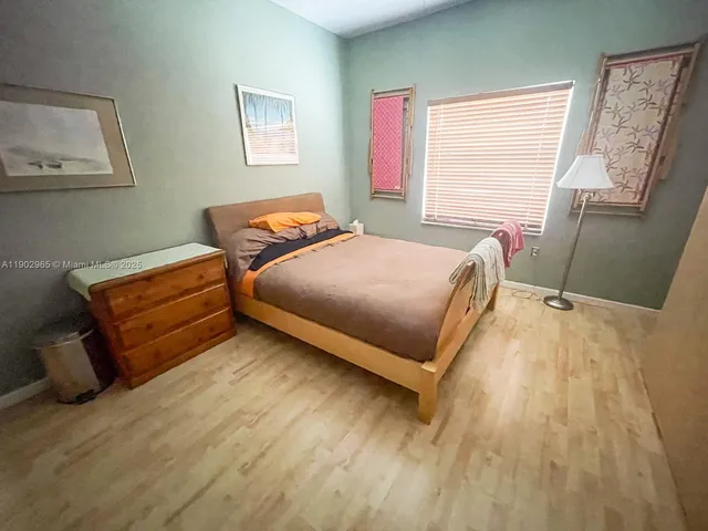 $1,100,000 | 9008 Collins Avenue, Unit 402, Surfside, FL 33154