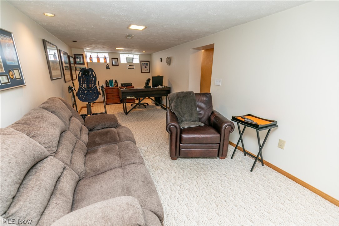 7401 Traymore Avenue Brooklyn, OH 44144 - Photo 25 of 33