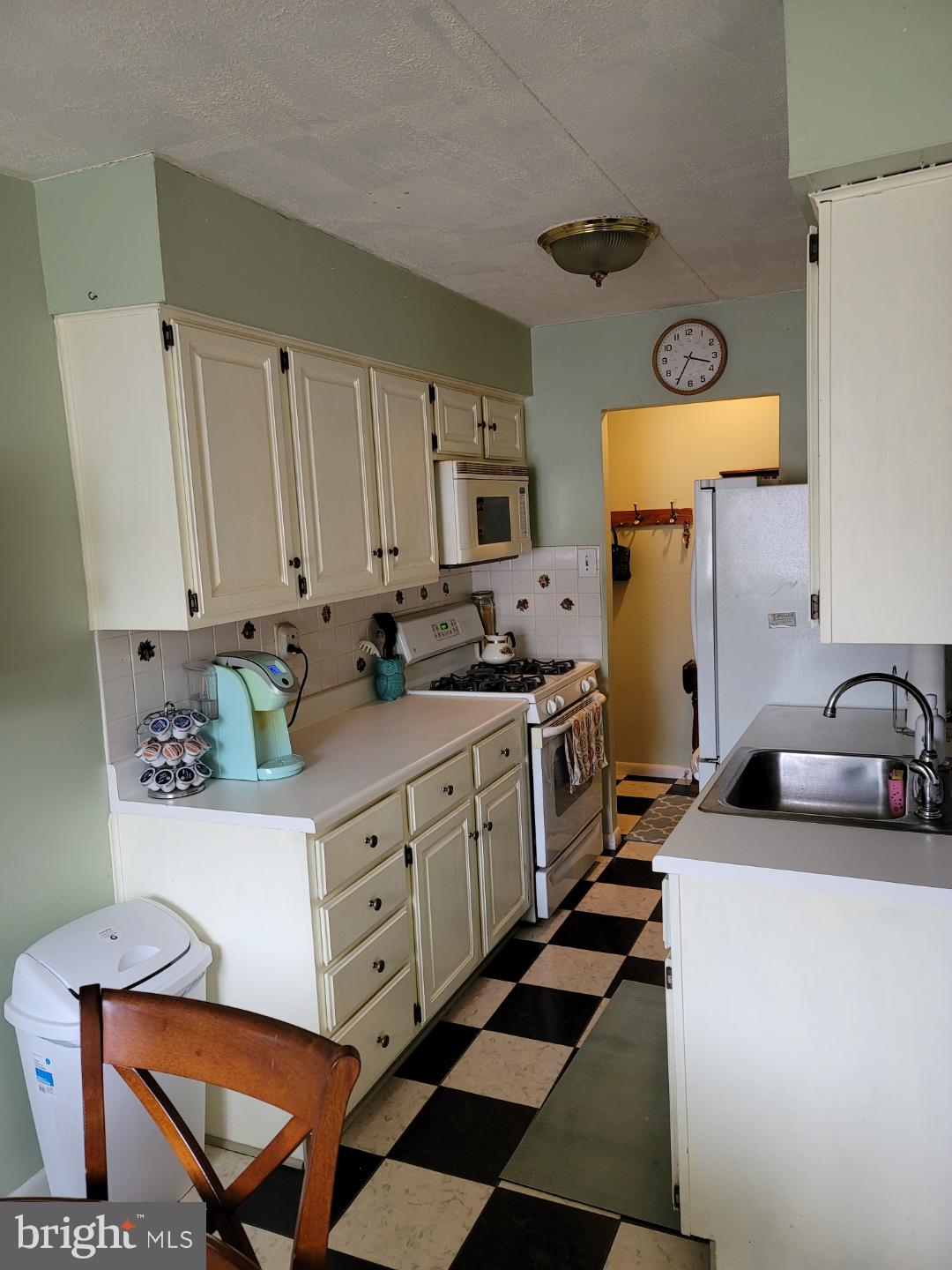 110 Byberry Road, Unit F4 Philadelphia, PA 19116 - Photo 3 of 15 Kitchen