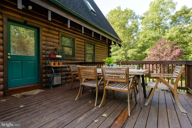 $895,000 | 82 Sabrina Lane, Gerrardstown, WV 25420