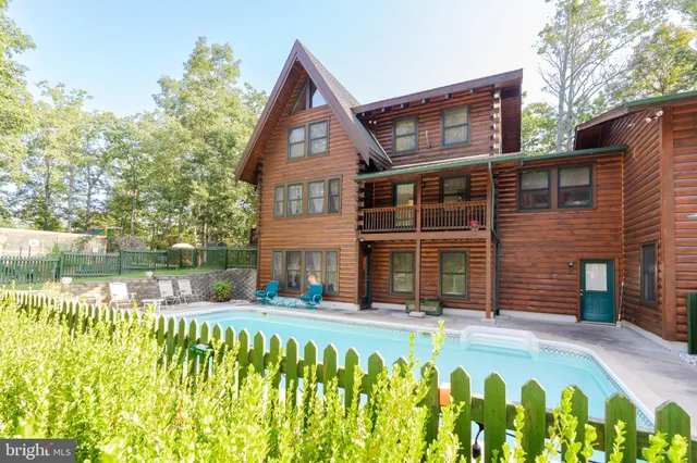 $919,000 | 82 Sabrina Lane, Gerrardstown, WV 25420