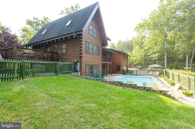 $895,000 | 82 Sabrina Lane, Gerrardstown, WV 25420