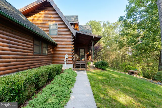 $919,000 | 82 Sabrina Lane, Gerrardstown, WV 25420