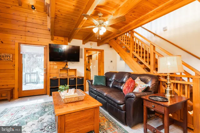 $919,000 | 82 Sabrina Lane, Gerrardstown, WV 25420