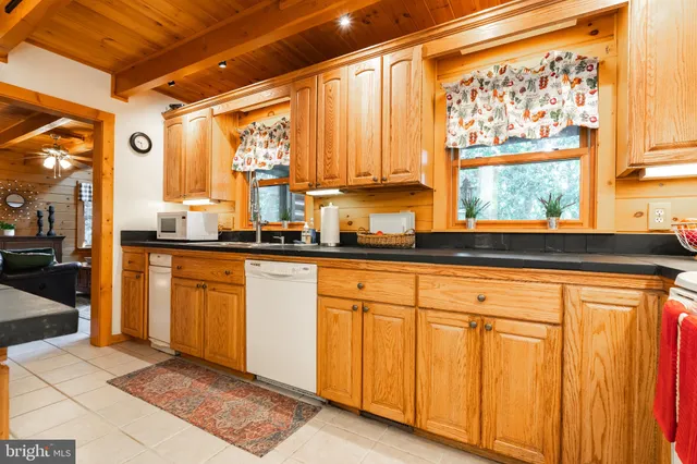 $895,000 | 82 Sabrina Lane, Gerrardstown, WV 25420