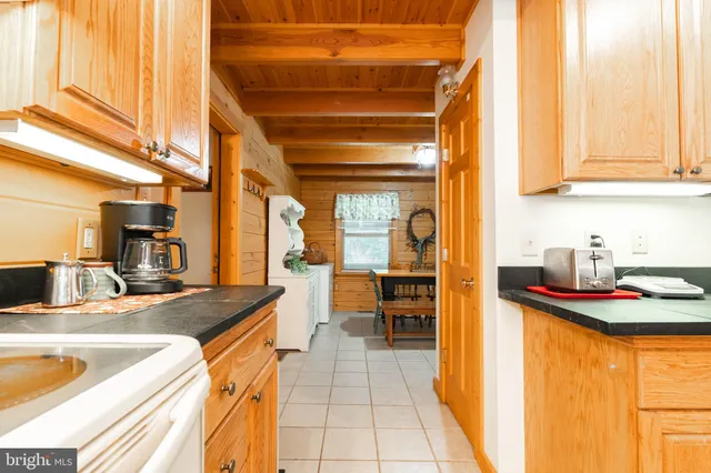 $895,000 | 82 Sabrina Lane, Gerrardstown, WV 25420