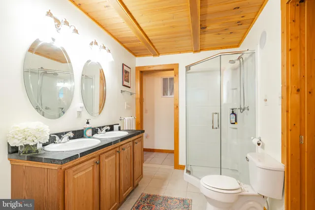 $919,000 | 82 Sabrina Lane, Gerrardstown, WV 25420