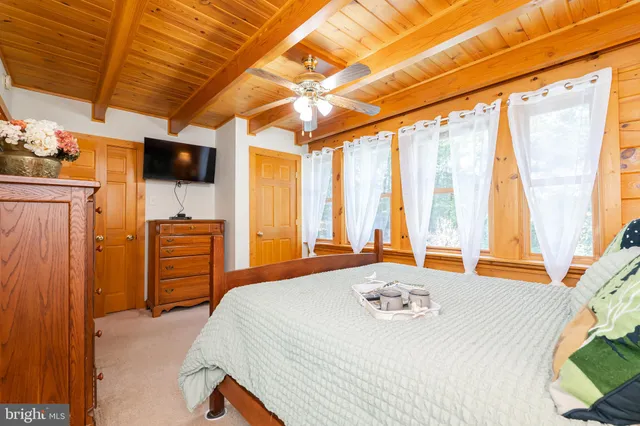 $895,000 | 82 Sabrina Lane, Gerrardstown, WV 25420