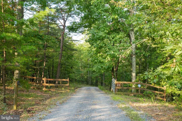 $919,000 | 82 Sabrina Lane, Gerrardstown, WV 25420