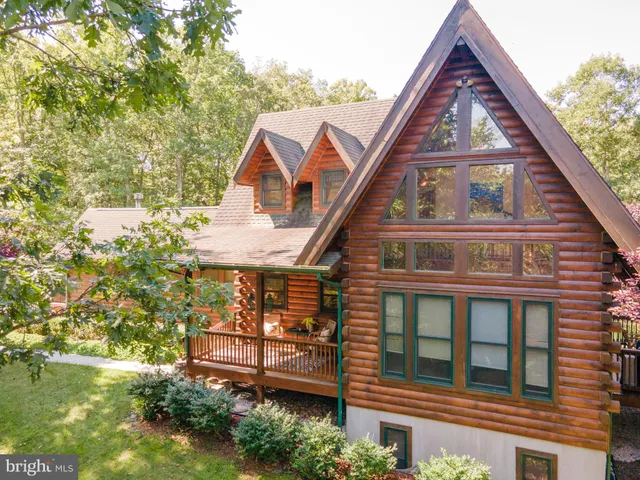 $895,000 | 82 Sabrina Lane, Gerrardstown, WV 25420