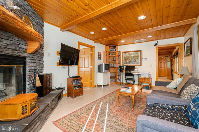 $895,000 | 82 Sabrina Lane, Gerrardstown, WV 25420