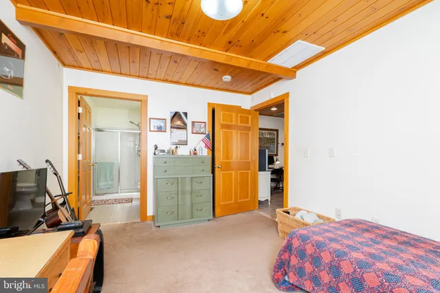 $919,000 | 82 Sabrina Lane, Gerrardstown, WV 25420