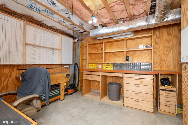 $895,000 | 82 Sabrina Lane, Gerrardstown, WV 25420