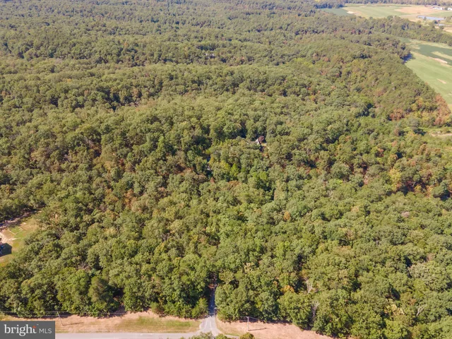 $919,000 | 82 Sabrina Lane, Gerrardstown, WV 25420