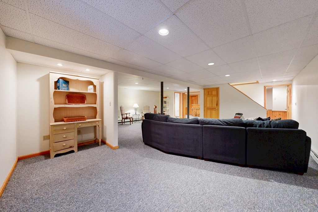 3 Copperwood Road Medfield, MA 02052 - Photo 31 of 41